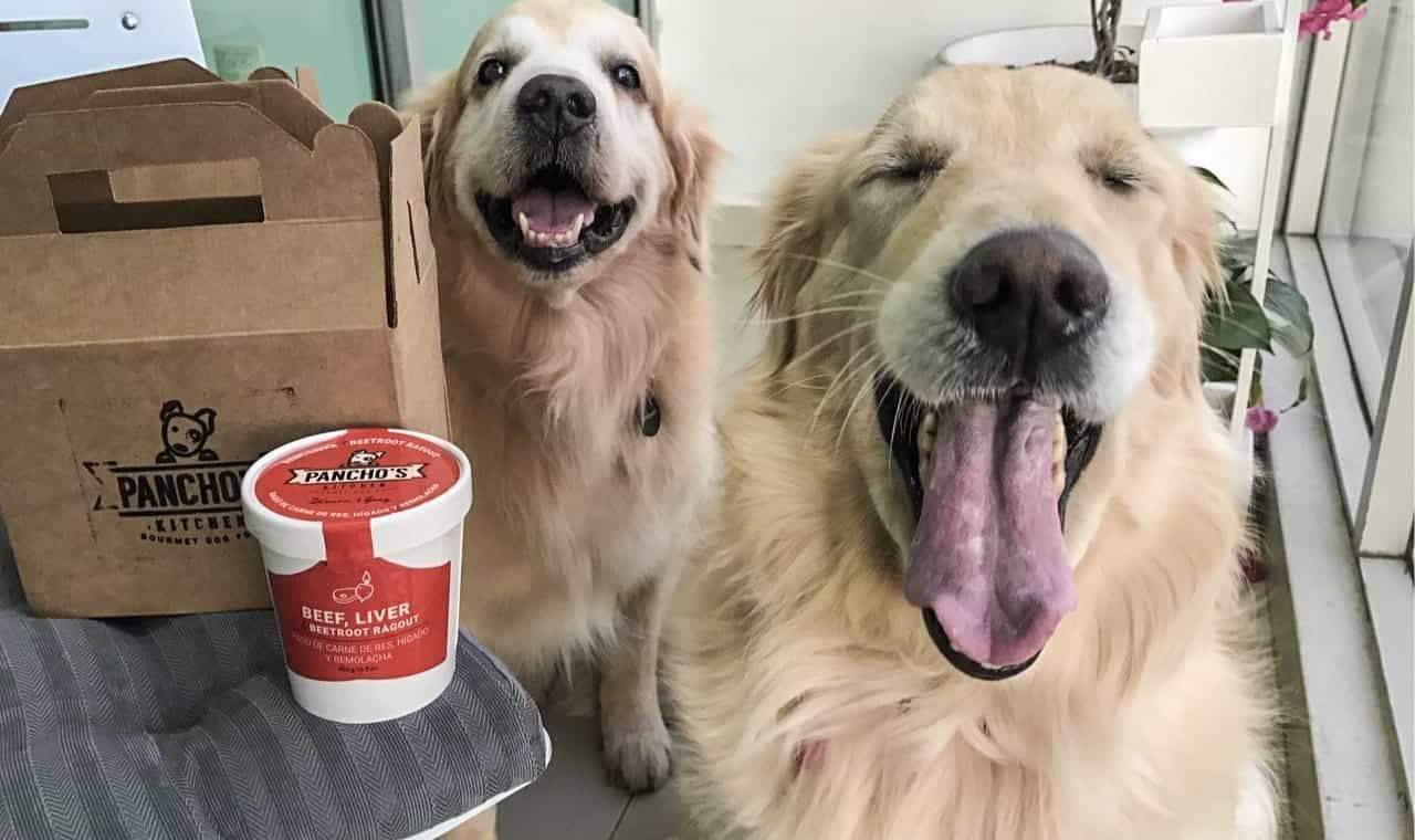 Los Clientes Probando el Ragú de Carne de Res, Hígado y Remolacha